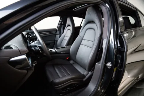 More photos of 2023 Porsche Panamera 4 Platinum Edition at Porsche Austin, TX