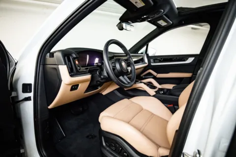 More photos of 2025 Porsche Cayenne at Porsche Austin, TX
