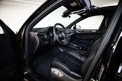 More photos of 2025 Porsche Macan at Porsche Austin, TX