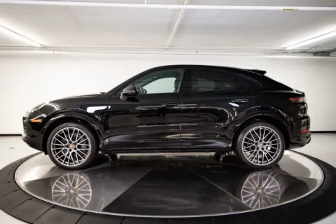 Photos of 2023 Porsche Cayenne for sale in Austin, TX at Porsche Austin