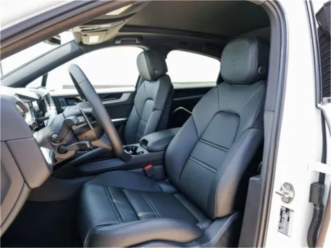 More photos of 2025 Porsche Cayenne Coupe at Porsche Austin, TX