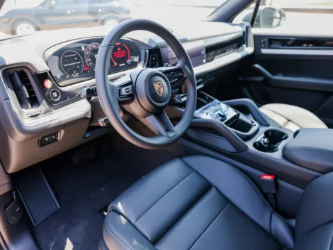 More photos of 2025 Porsche Cayenne at Porsche Austin, TX
