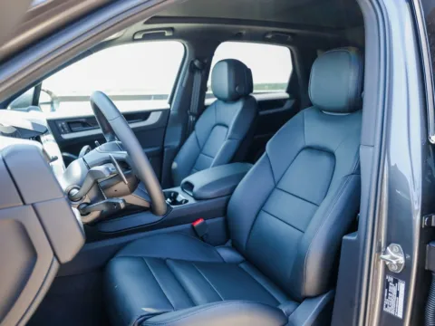 More photos of 2025 Porsche Cayenne at Porsche Austin, TX