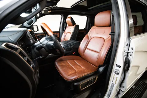 More photos of 2022 Ram 1500 Longhorn at Porsche Austin, TX
