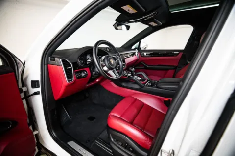 More photos of 2023 Porsche Cayenne at Porsche Austin, TX
