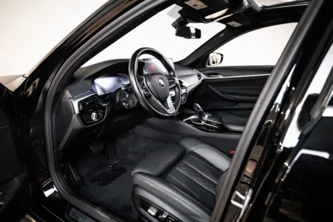 More photos of 2023 BMW 5 Series 530i at Porsche Austin, TX