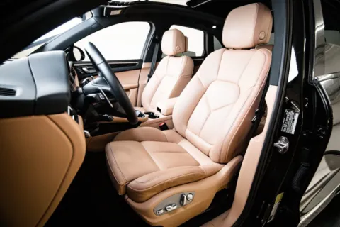 More photos of 2025 Porsche Macan at Porsche Austin, TX