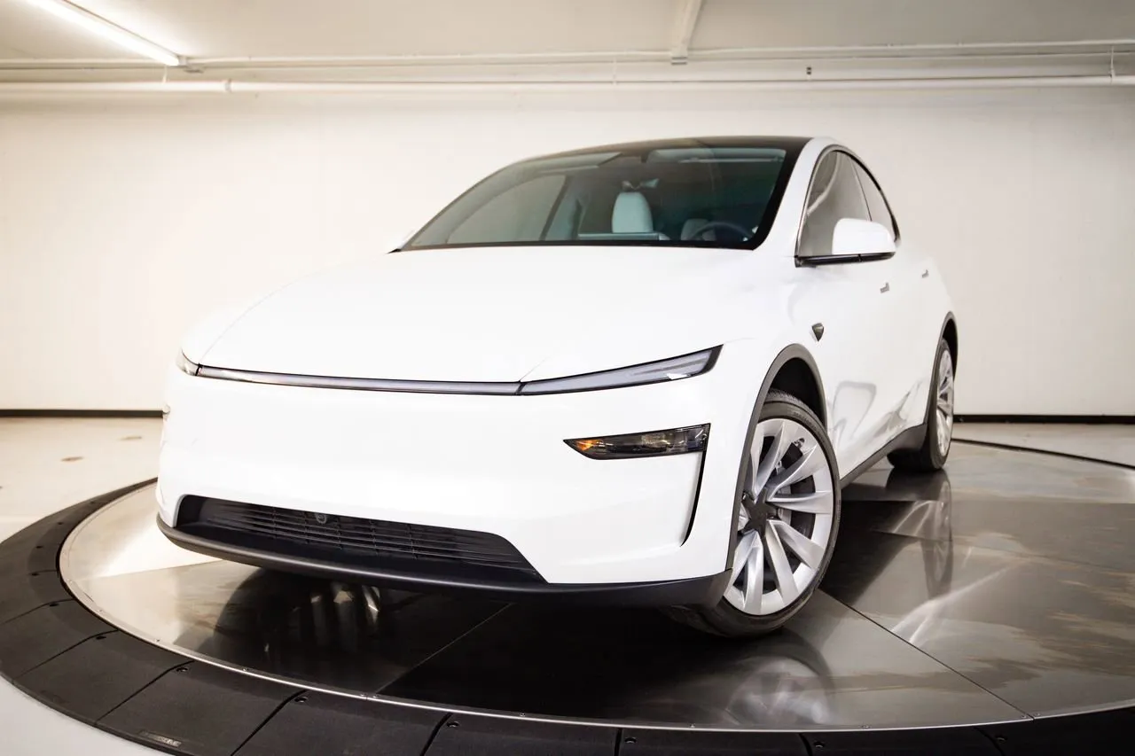 White 2026 Tesla Model Y for sale in Austin, TX