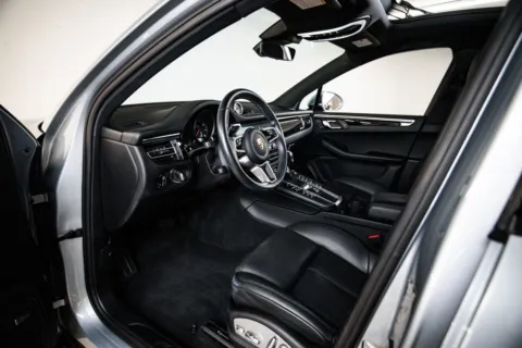 More photos of 2019 Porsche Macan at Porsche Austin, TX