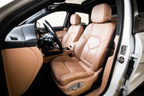 More photos of 2020 Porsche Macan S at Porsche Austin, TX