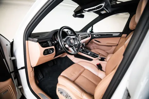 More photos of 2020 Porsche Macan S at Porsche Austin, TX