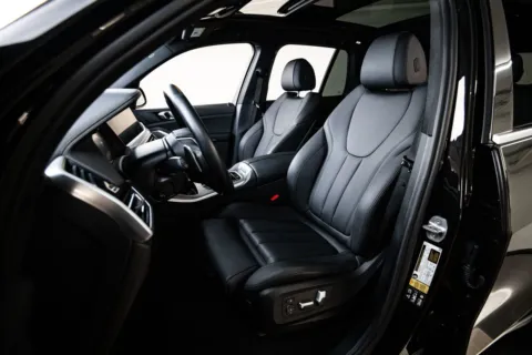 More photos of 2022 BMW X5 xDrive40i at Porsche Austin, TX