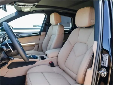 More photos of 2025 Porsche Macan at Porsche Austin, TX