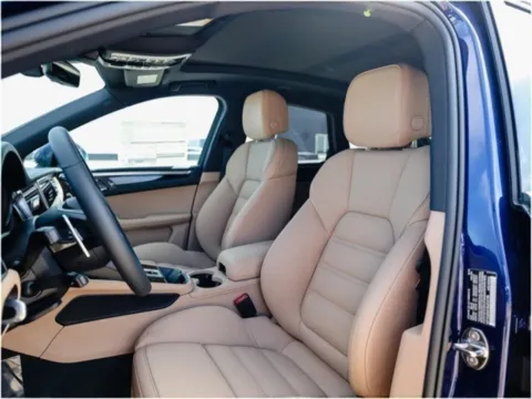 More photos of 2025 Porsche Macan at Porsche Austin, TX