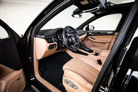 More photos of 2025 Porsche Macan at Porsche Austin, TX