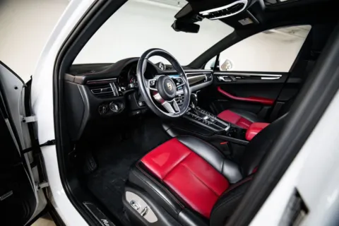 More photos of 2021 Porsche Macan at Porsche Austin, TX