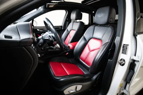 More photos of 2021 Porsche Macan at Porsche Austin, TX