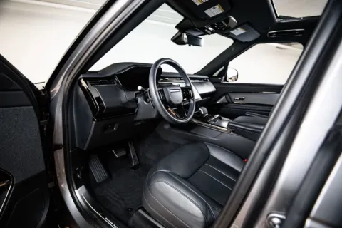 More photos of 2025 Land Rover Range Rover Sport Dynamic SE at Porsche Austin, TX