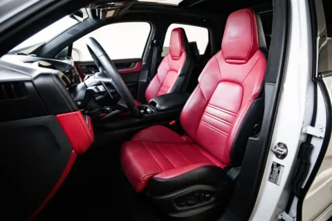 More photos of 2025 Porsche Cayenne Turbo E-Hybrid at Porsche Austin, TX