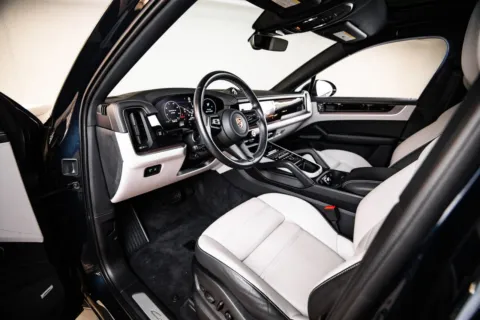 More photos of 2024 Porsche Cayenne Coupe at Porsche Austin, TX