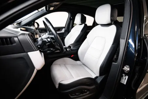 More photos of 2024 Porsche Cayenne Coupe at Porsche Austin, TX