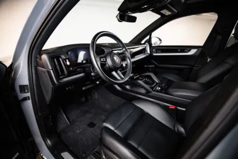 More photos of 2024 Porsche Cayenne at Porsche Austin, TX