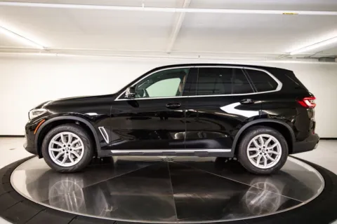 Photos of 2021 BMW X5 sDrive40i for sale in Austin, TX at Porsche Austin