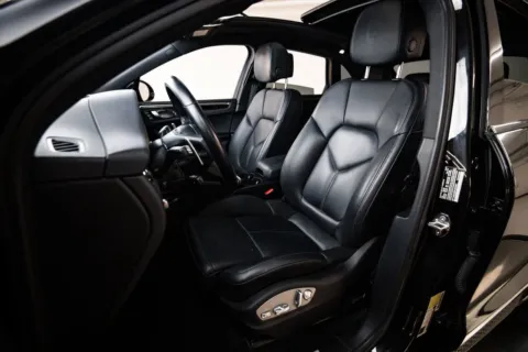 More photos of 2023 Porsche Macan S at Porsche Austin, TX