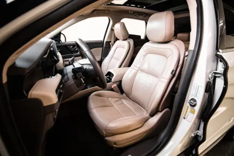 More photos of 2020 Lincoln Corsair Reserve at Porsche Austin, TX