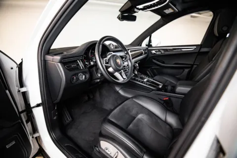 More photos of 2021 Porsche Macan at Porsche Austin, TX