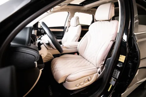 More photos of 2021 Genesis GV80 3.5T at Porsche Austin, TX
