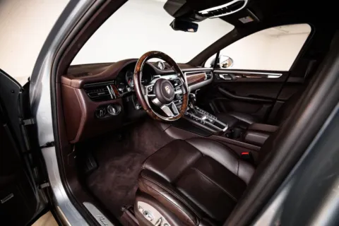 More photos of 2020 Porsche Macan S at Porsche Austin, TX