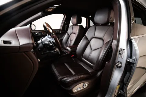 More photos of 2020 Porsche Macan S at Porsche Austin, TX