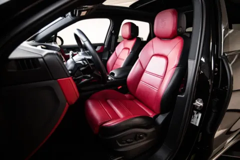 More photos of 2024 Porsche Cayenne at Porsche Austin, TX