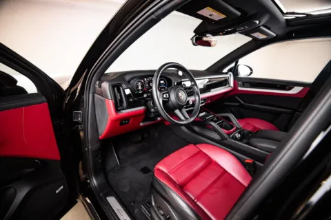 More photos of 2024 Porsche Cayenne at Porsche Austin, TX