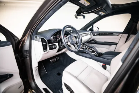 More photos of 2023 Porsche Cayenne GTS at Porsche Austin, TX