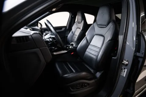 More photos of 2024 Porsche Cayenne Coupe at Porsche Austin, TX