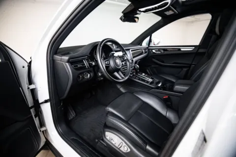More photos of 2023 Porsche Macan at Porsche Austin, TX