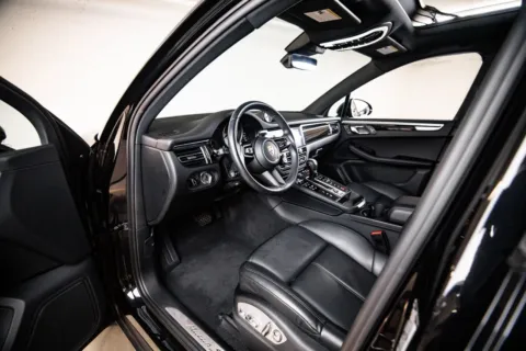 More photos of 2023 Porsche Macan S at Porsche Austin, TX