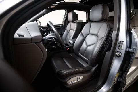 More photos of 2024 Porsche Macan at Porsche Austin, TX
