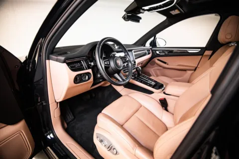 More photos of 2023 Porsche Macan at Porsche Austin, TX