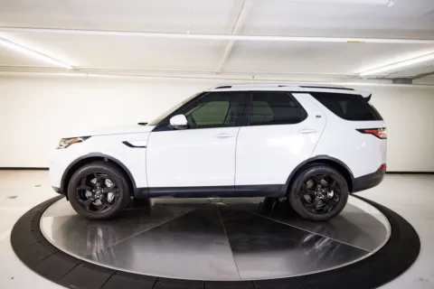 Photos of 2020 Land Rover Discovery HSE Luxury for sale in Austin, TX at Porsche Austin