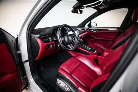 More photos of 2023 Porsche Macan T at Porsche Austin, TX