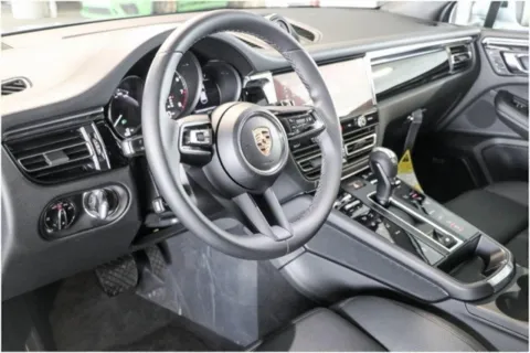 More photos of 2024 Porsche Macan at Porsche Austin, TX
