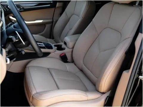 More photos of 2025 Porsche Macan at Porsche Austin, TX