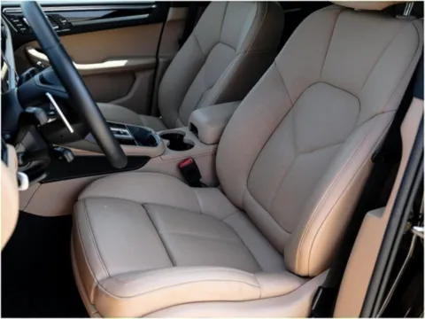 More photos of 2025 Porsche Macan at Porsche Austin, TX