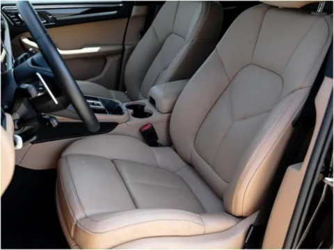 More photos of 2025 Porsche Macan at Porsche Austin, TX