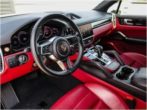 More photos of 2023 Porsche Cayenne at Porsche Austin, TX