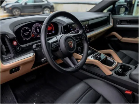 More photos of 2024 Porsche Cayenne Coupe at Porsche Austin, TX