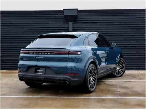 More photos of 2024 Porsche Cayenne Coupe at Porsche Austin, TX